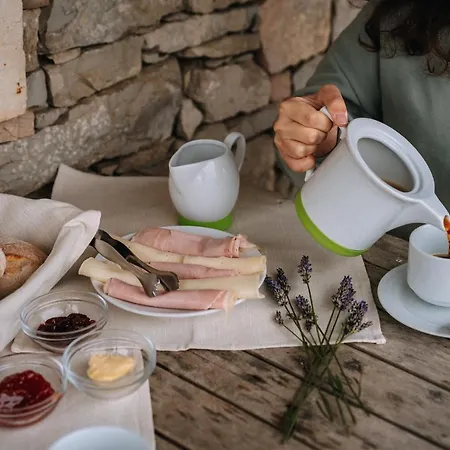 Farm stay Casas De Pedra - Quinta Da Escola Alvados