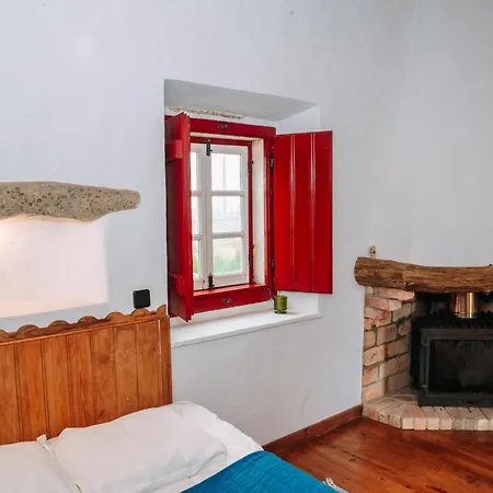 Casas De Pedra - Quinta Da Escola Alvados
