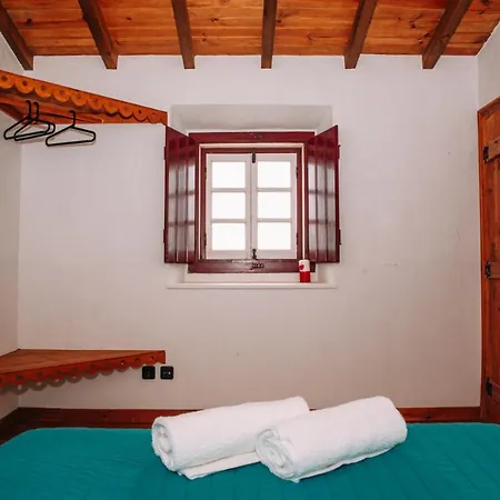 Farm stay Casas De Pedra - Quinta Da Escola Alvados