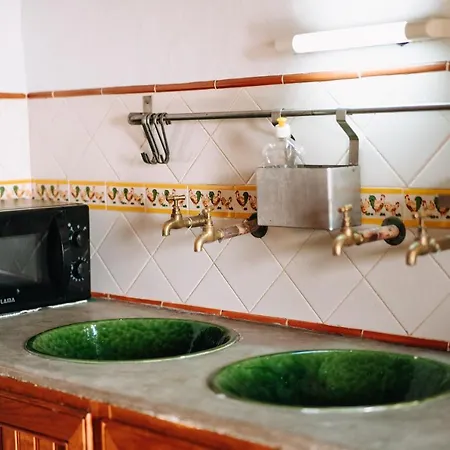 Casas De Pedra - Quinta Da Escola Alojamento de Turismo Rural Alvados