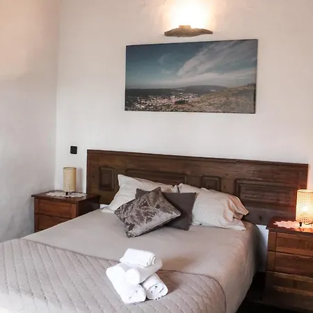 Casas De Pedra - Quinta Da Escola Farm stay Alvados