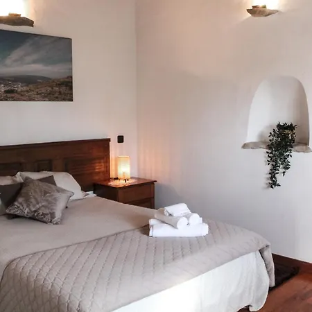 Casas De Pedra - Quinta Da Escola * Alvados
