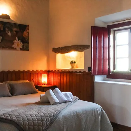 Casas De Pedra - Quinta Da Escola Farm stay Alvados