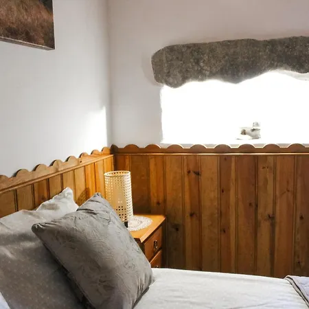 Farm stay Casas De Pedra - Quinta Da Escola Alvados