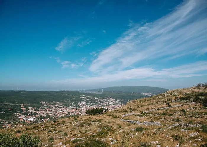 Casas De Pedra - Quinta Da Escola Κατάλυμα σε φάρμα *