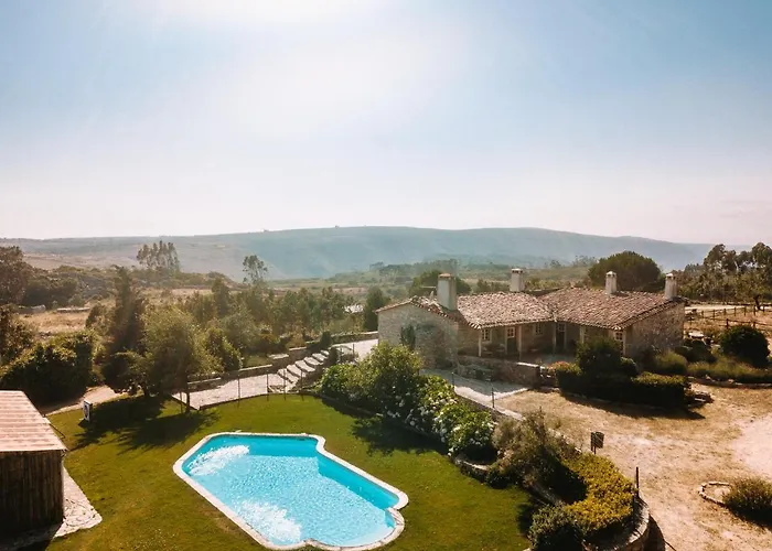 Casas De Pedra - Quinta Da Escola 农家乐 *